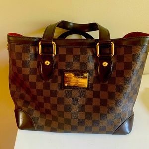 LOUIS VUITTON
Damier Ebene Hampstead PM
